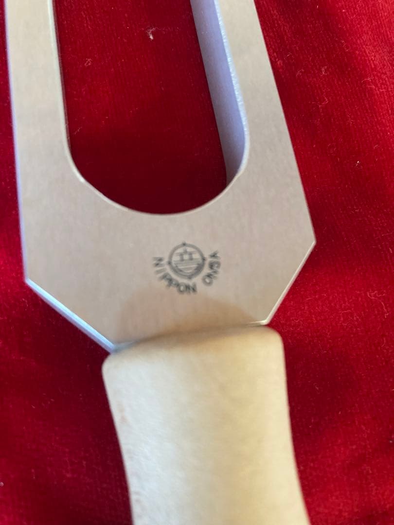 マドモアゼル.アイ　Dr. チューナー　132Hz 、528Hz 音叉　ニチオン