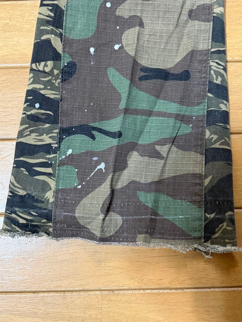 【完売品】　mnml迷彩フレアカーゴパンツ　30インチ