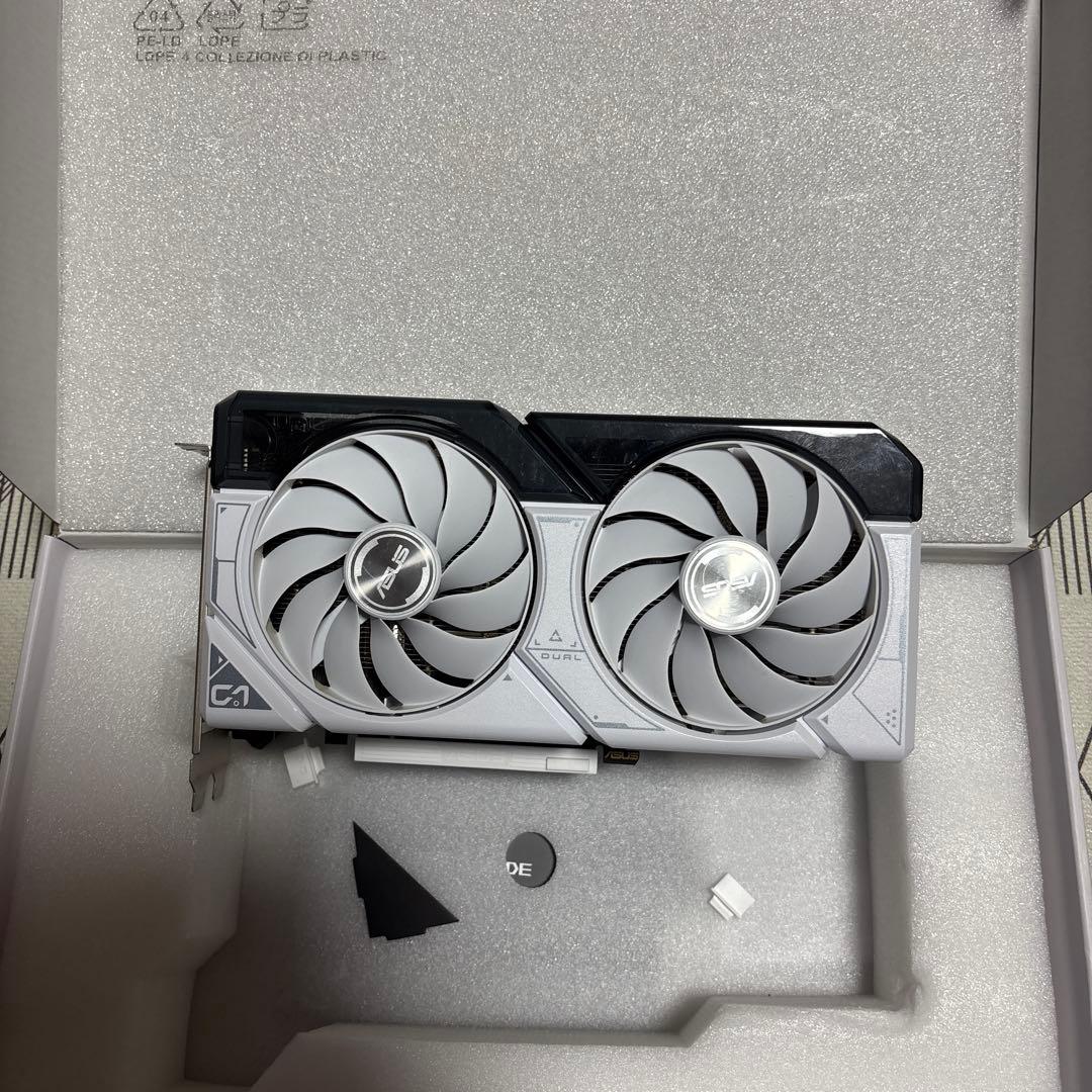 ASUS グラフィックボード ホワイト 2ファン