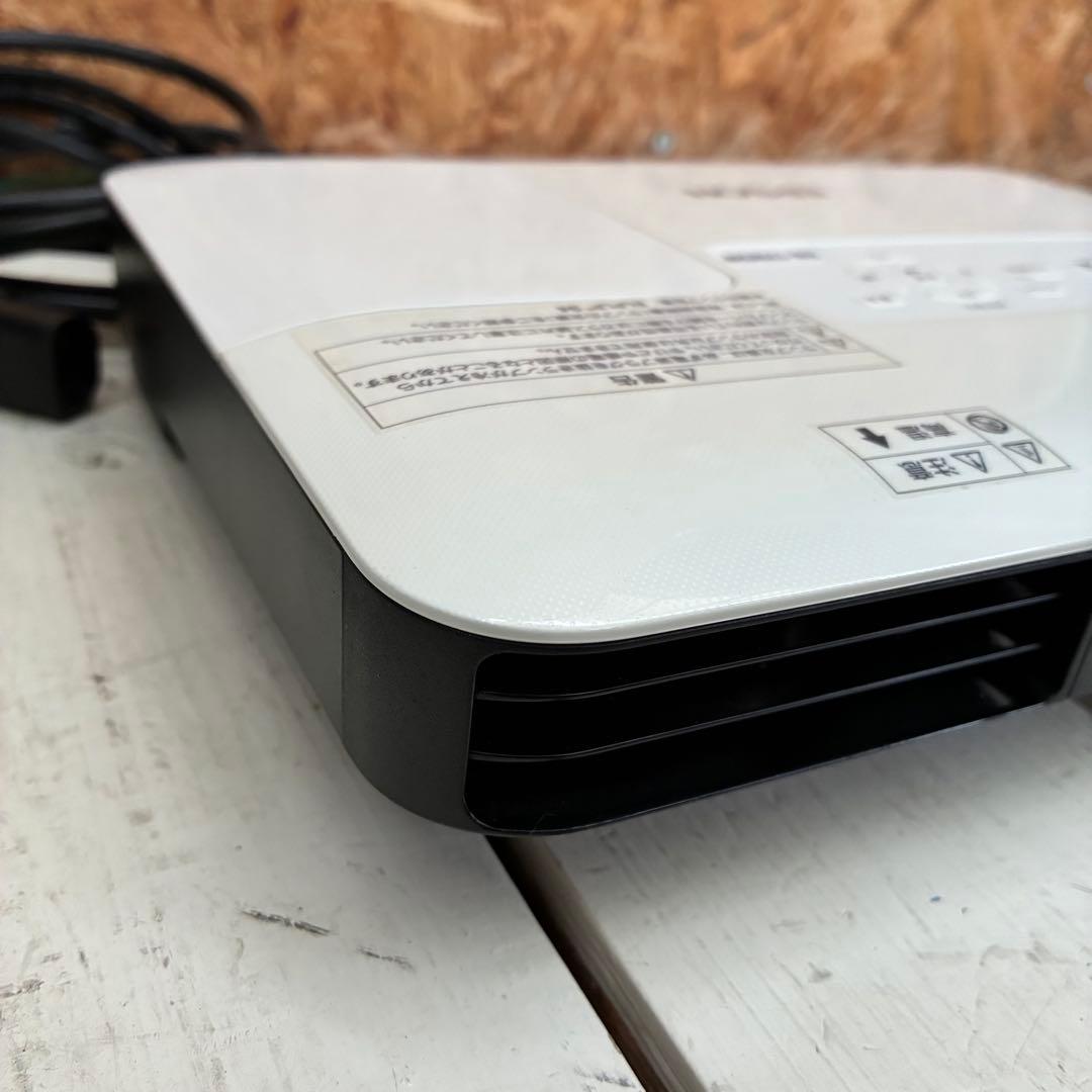 0688 EPSON プロジェクター　EB-1780W ランプ点灯時間1787H