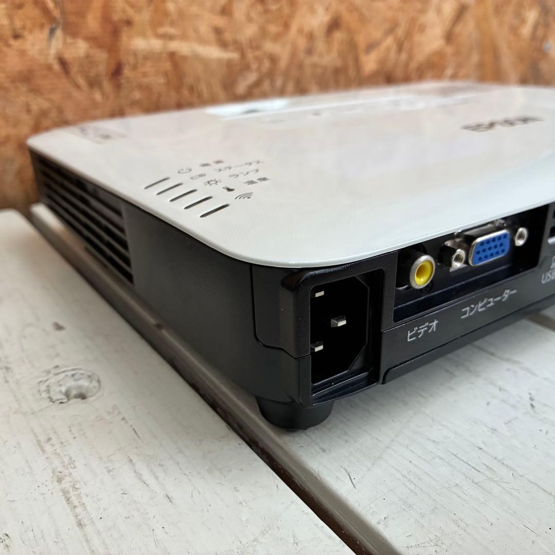 0688 EPSON プロジェクター　EB-1780W ランプ点灯時間1787H