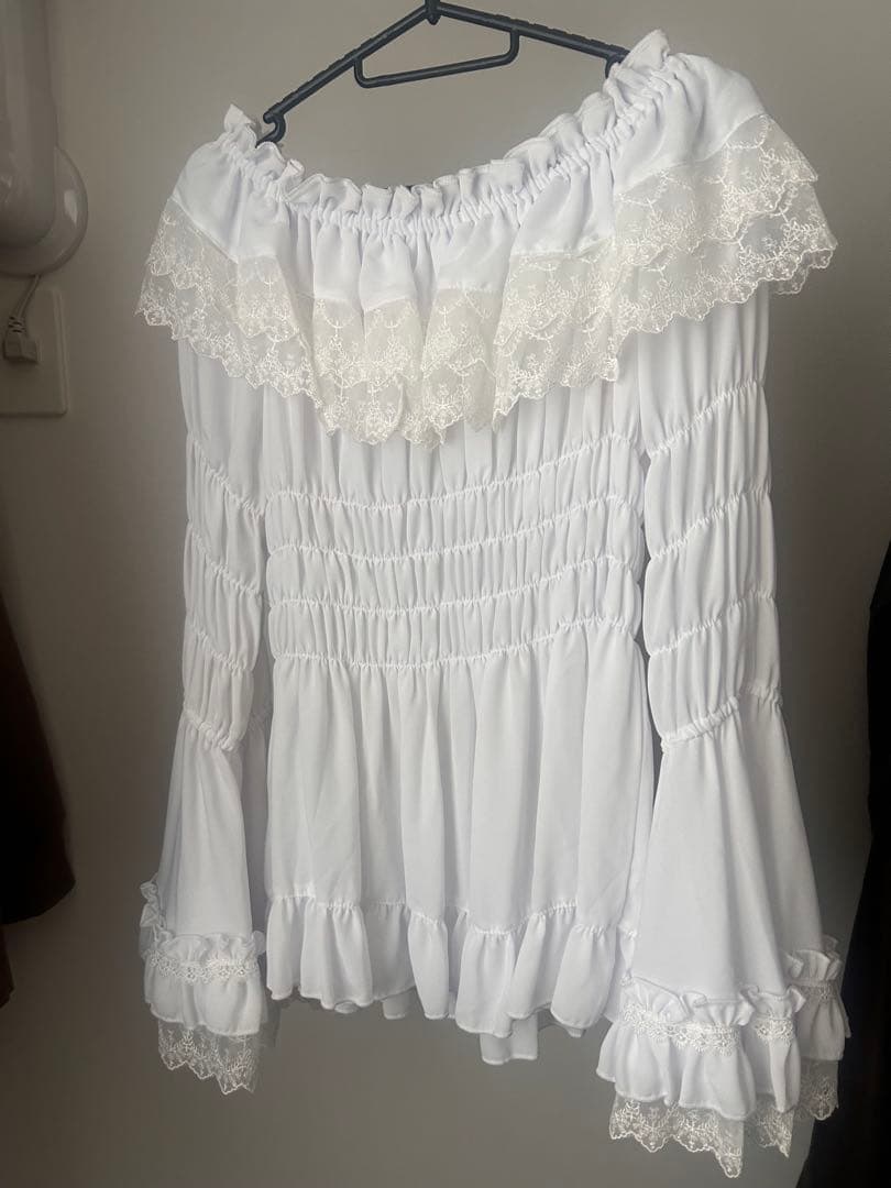 ATELIER PIERROTレースシャーリング姫袖ブラウス　白 ホワイト