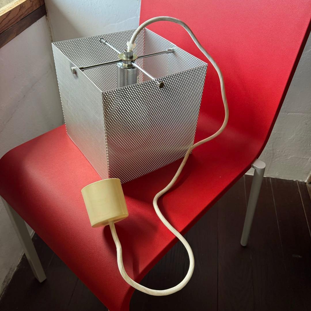 ポストモダン パンチング メタル キューブランプ