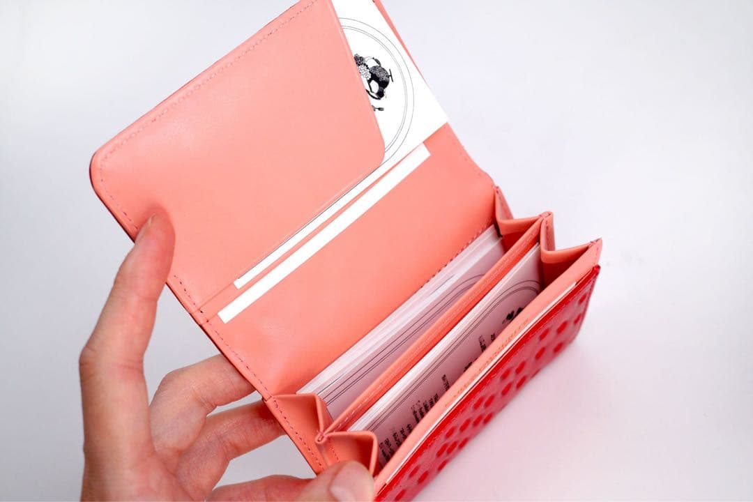 いちごなビジネス名刺入れ（牛革製）