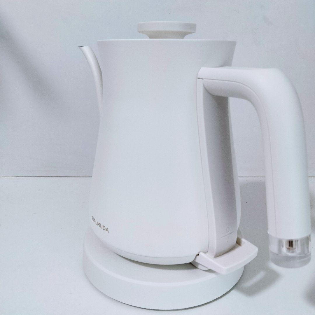 【中古美品】BALMUDA バルミューダ　電気ケトル　ホワイト　白　638