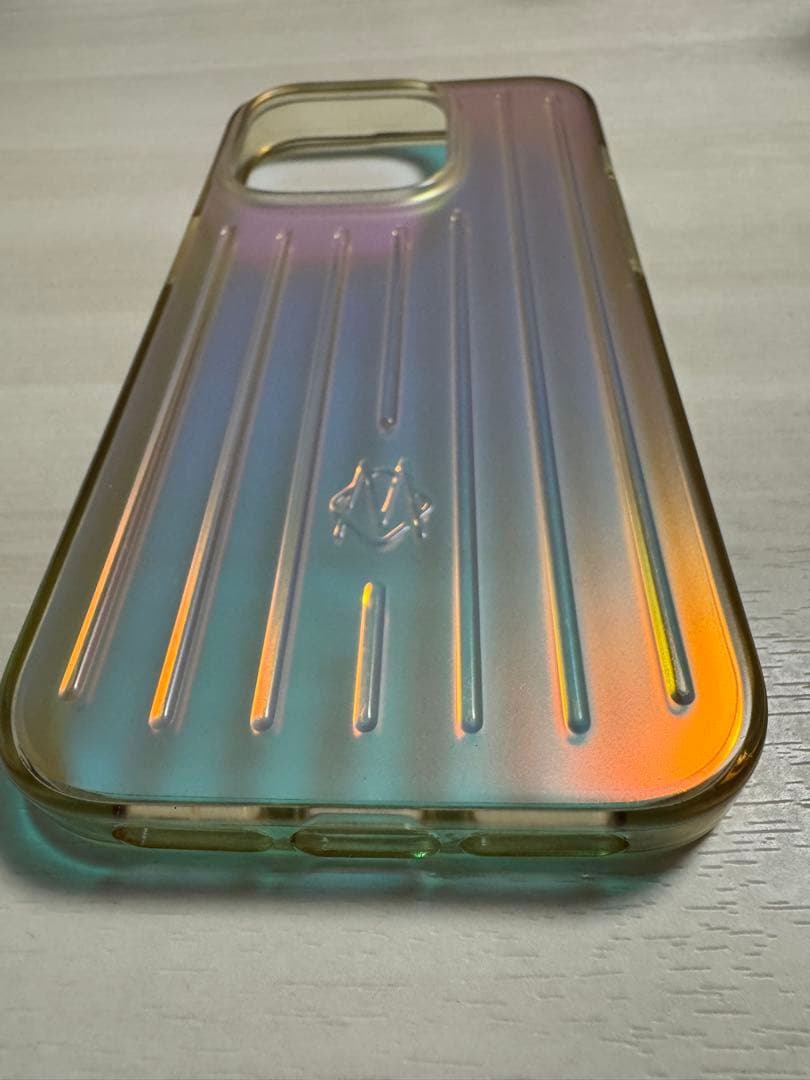⭐︎RIMOWA リモワ　イリディセント　iPhone15Pro用ケース　オーロラ