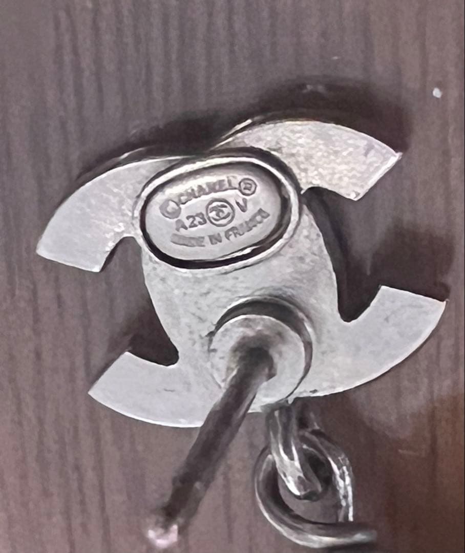 美品　A23V 片耳　パール　ピアス　CHANEL