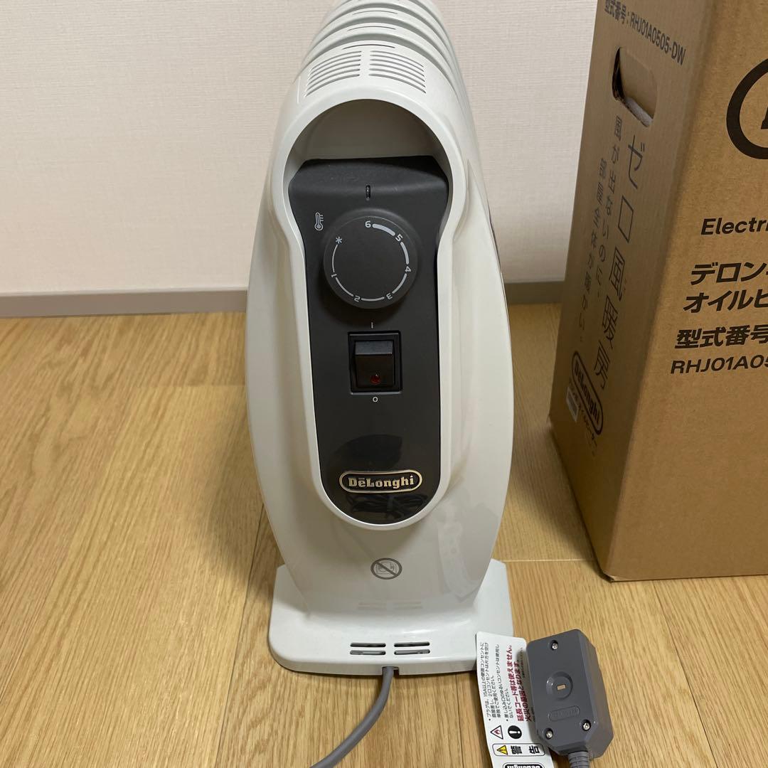 デロンギオイルヒーター RHJ01A050-DW 小型　3畳程度・脱衣所等