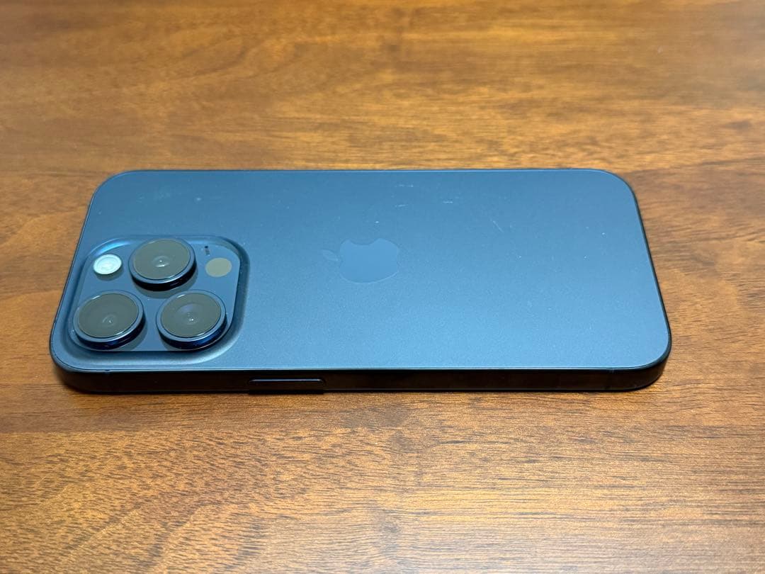 iPhone 15Pro ブルーチタニウム256gb バッテリー86%ケース付き