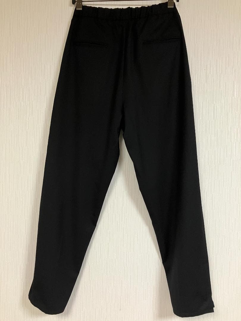 未使用級 CINOH チノ M 黒 定価50,600円 リラックスパンツ