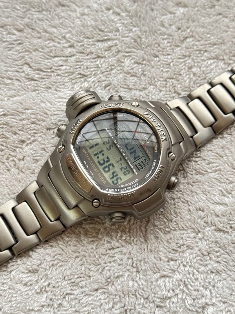 【美品】カシオプロトレックPRT-3000フルチタン&スクリューバック