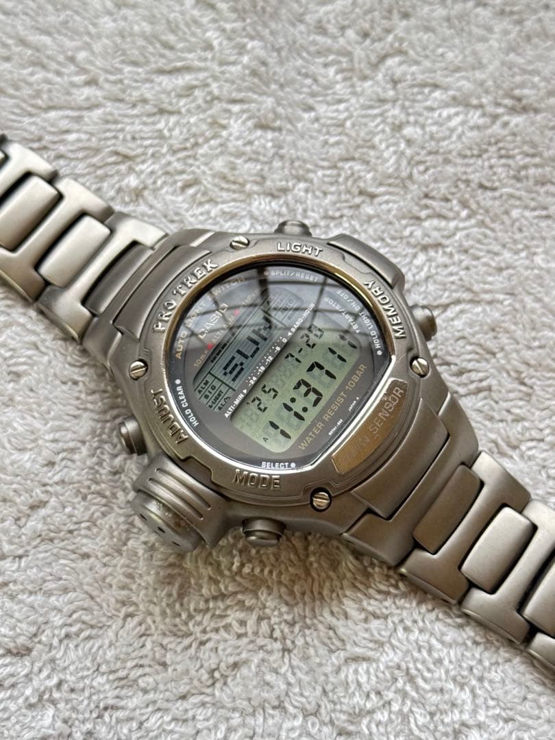 【美品】カシオプロトレックPRT-3000フルチタン&スクリューバック