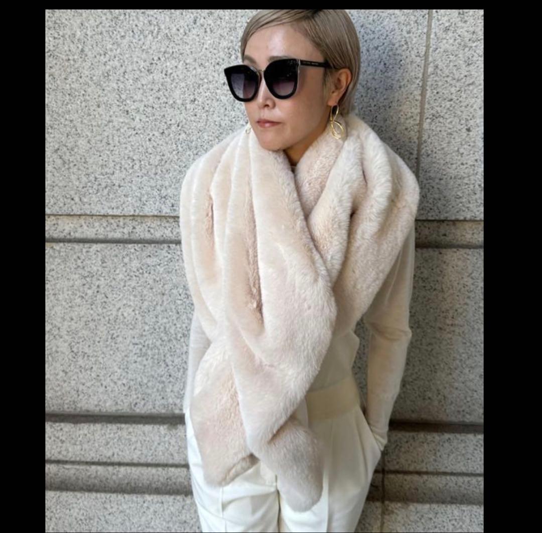 jenne リッチボリュームファーケープ　アイボリー