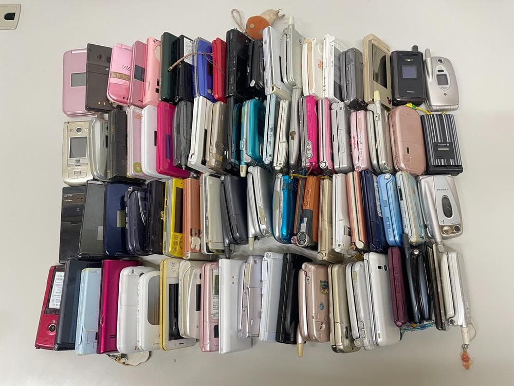 個◇ガラケー 約80台 まとめ ジャンク 携帯 部品取り 約9㎏