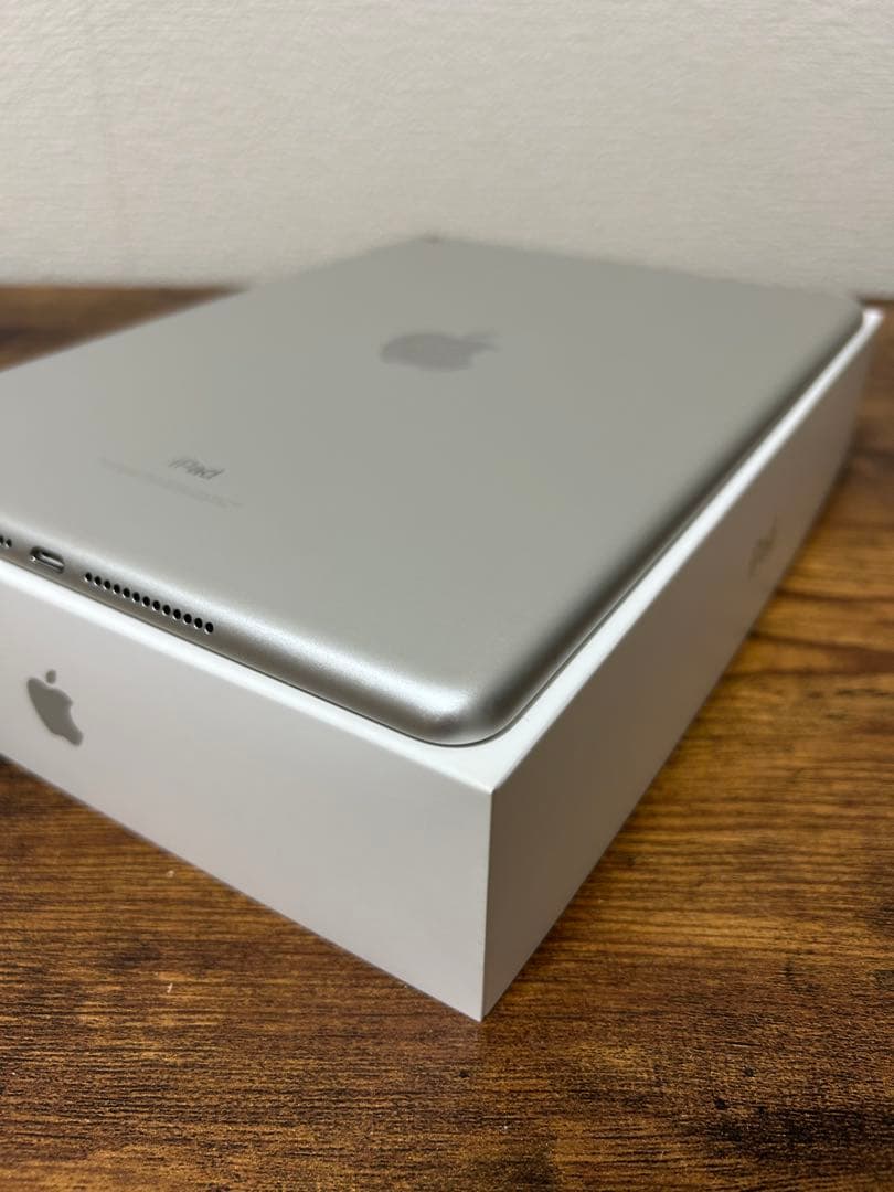 iPad 第6世代 128GB シルバー｜動作良好
