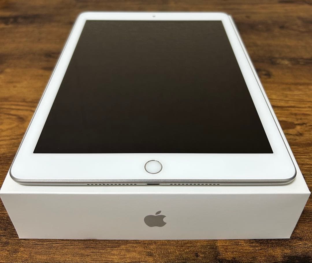 iPad 第6世代 128GB シルバー｜動作良好