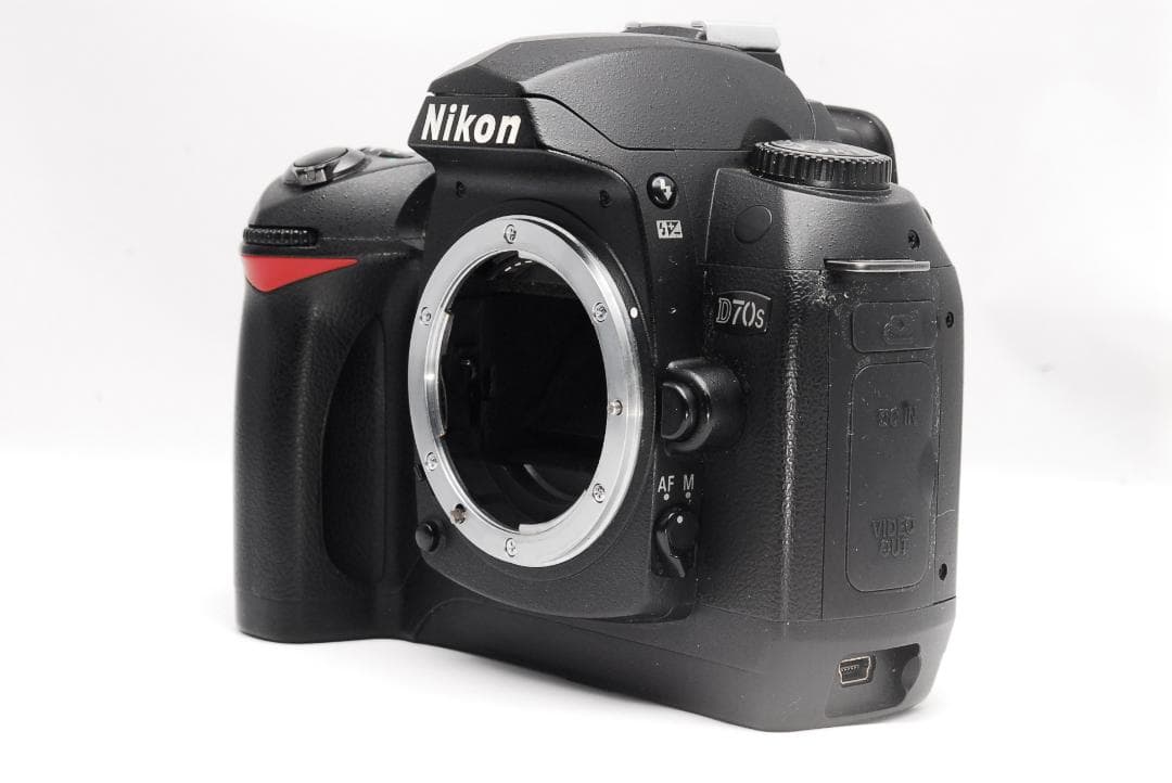 Nikon D70s ♥初心者おすすめ♥CFカード付き♥ 一眼レフ