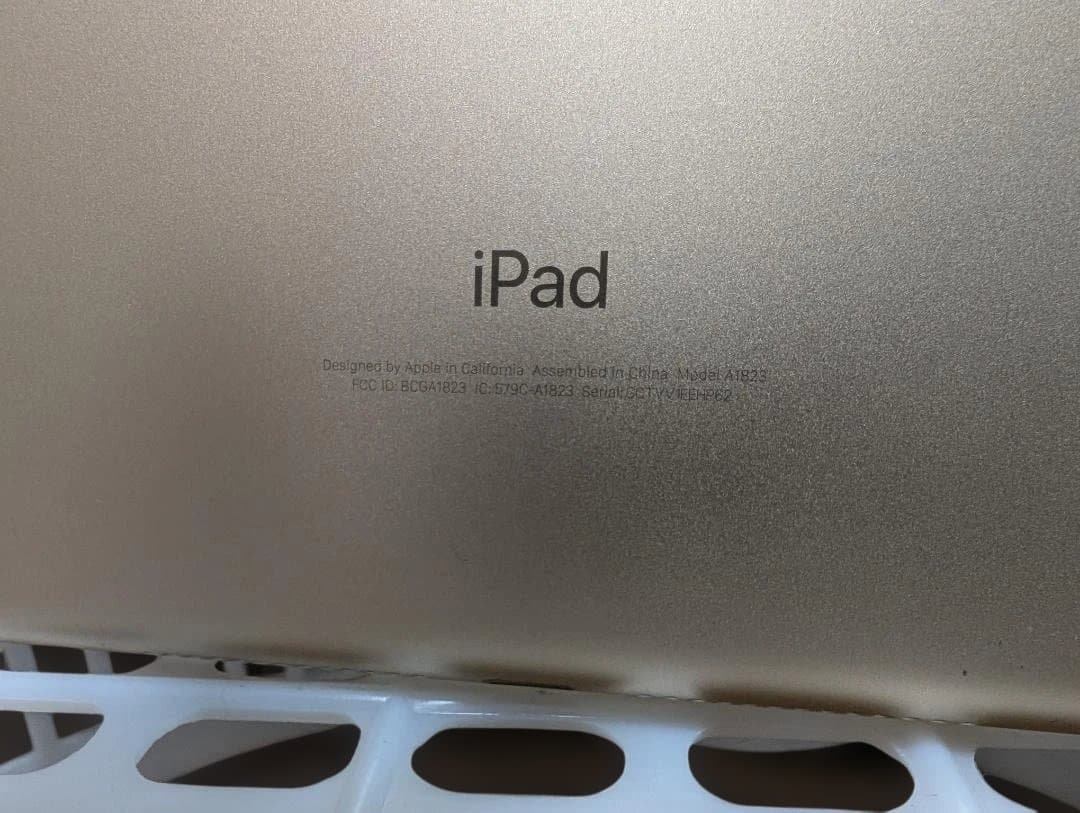 Apple iPad 第5世代(2017) A1823 128GB
