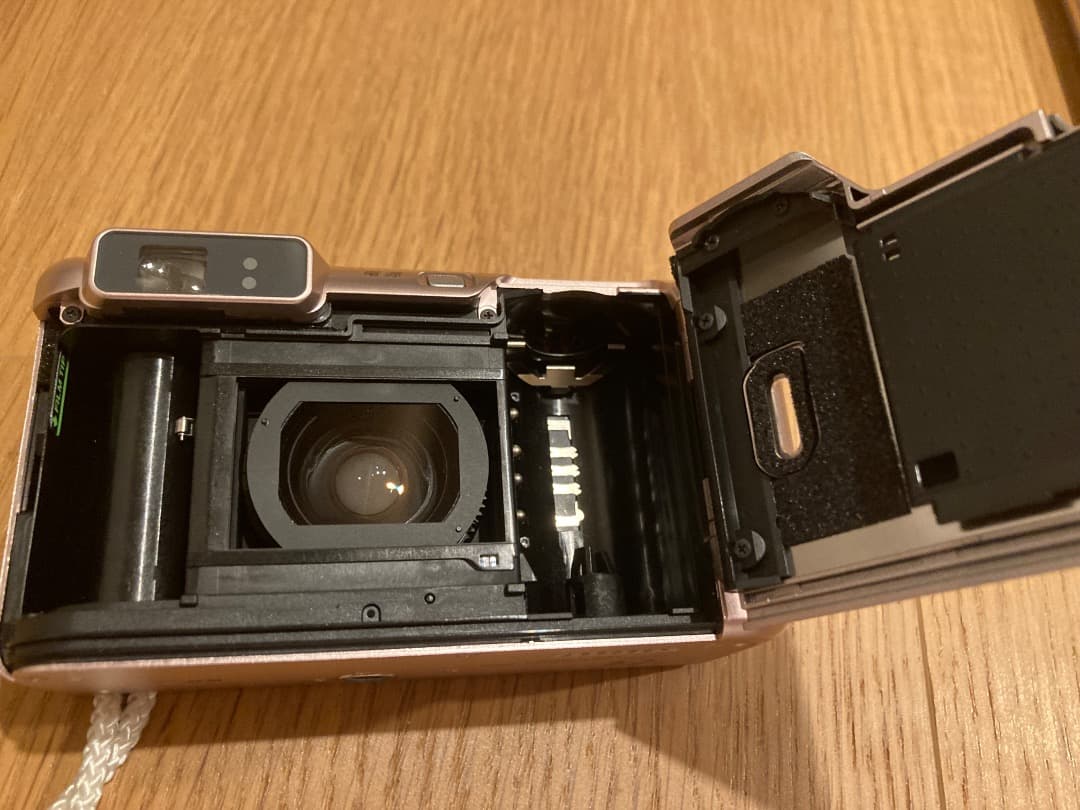 Fujifilm Natura S コンパクトカメラ