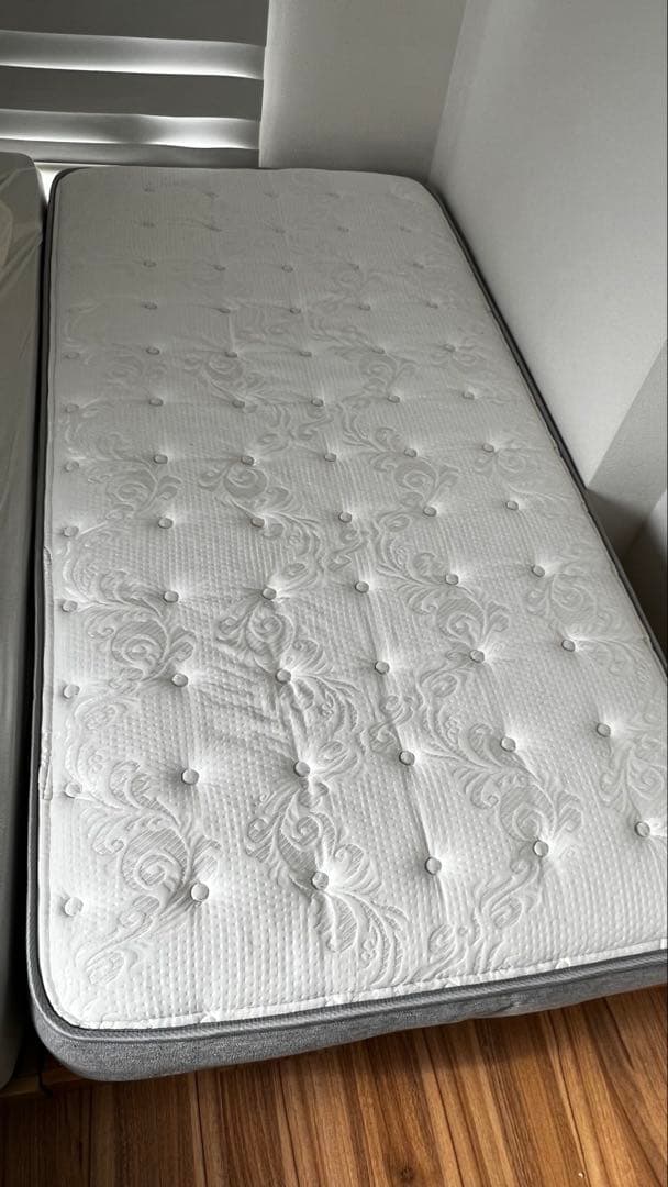 徐々に値下げ【使用期間1年ちょっと】シングルマットレス(Nスリープ CF1-02