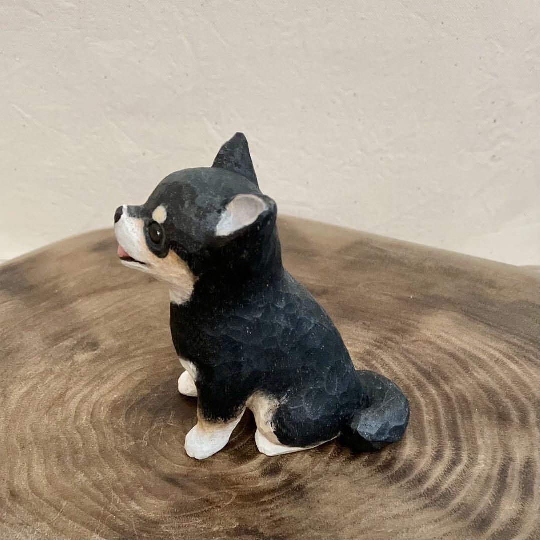 木彫りのチワワ