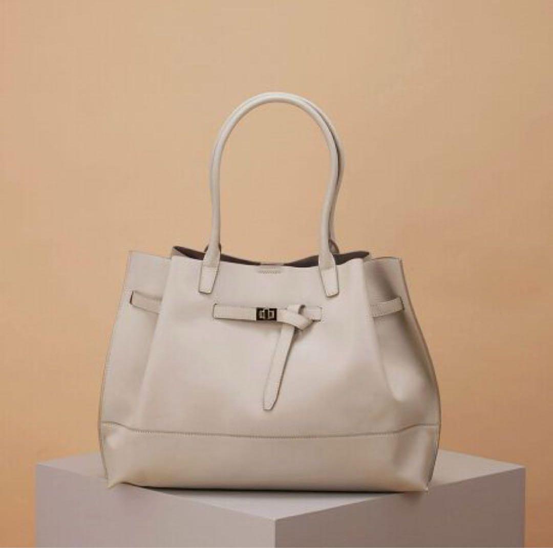 新品未使用　トプカピ　シュリンク　レザー　トートバッグ　A4