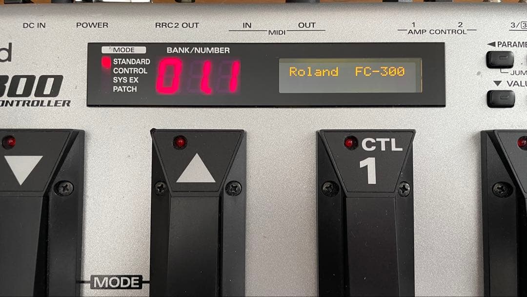 『AVL ケース込み』　Roland FC-300 MIDIコントローラー