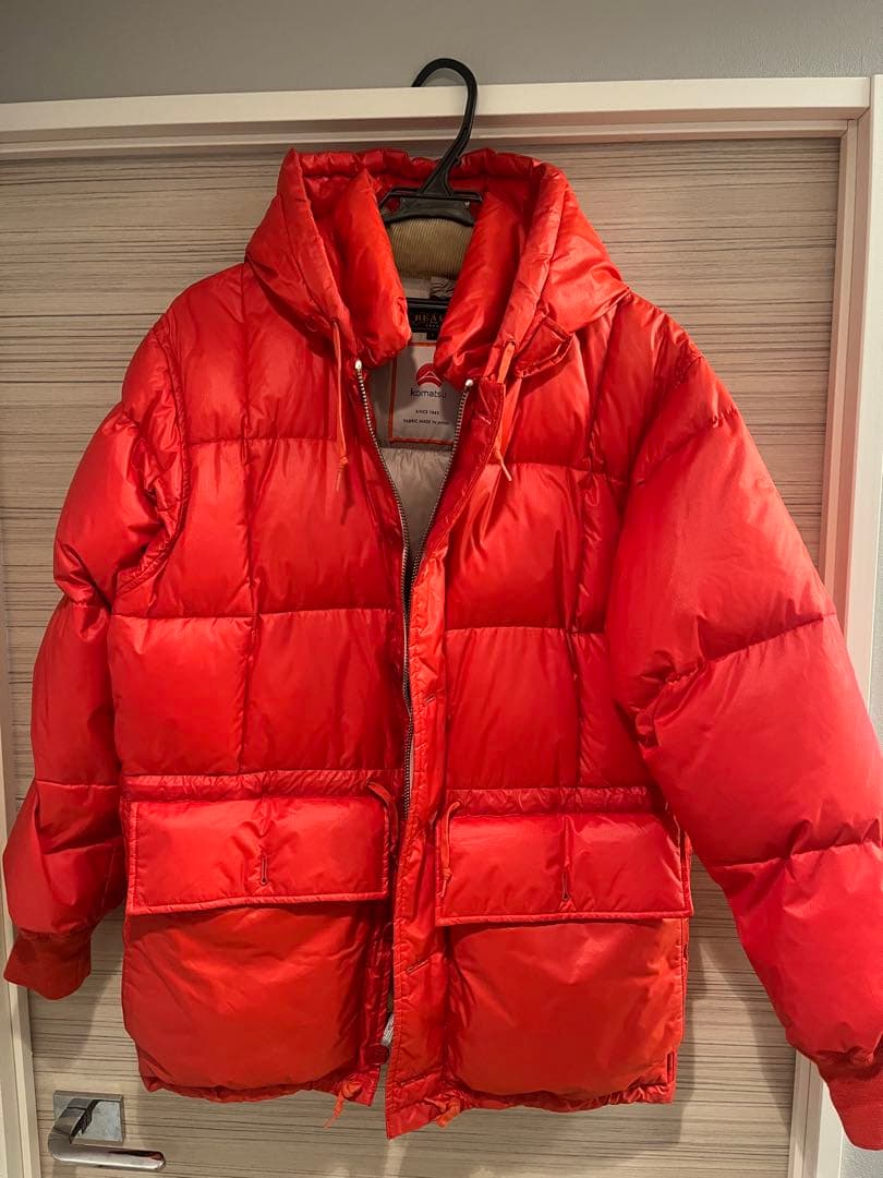 ビームスプラス　ダウンジャケット　コマツ　レッド