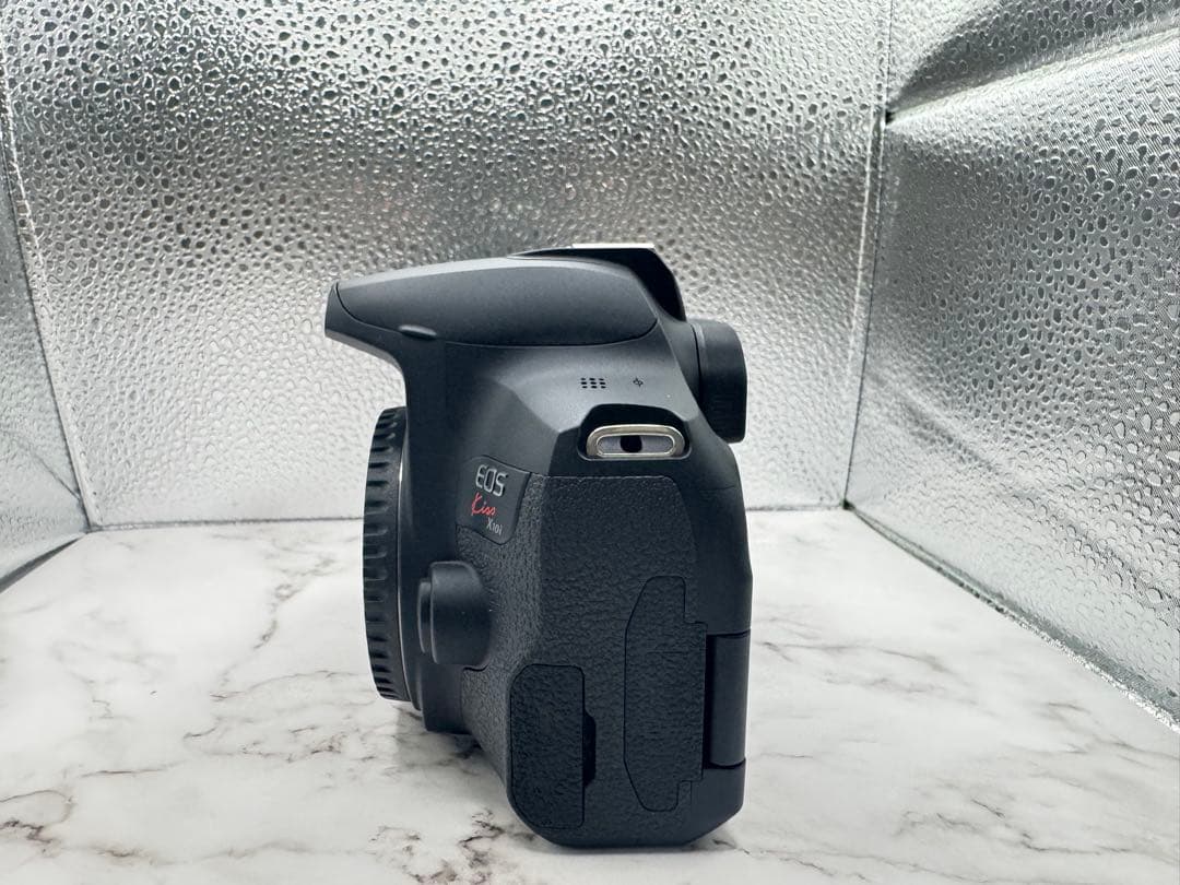 【土日特別価格】Canon EOS Kiss X10i 本体