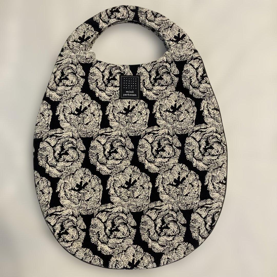 ミナペルホネン　egg bag エッグバッグ　flair
