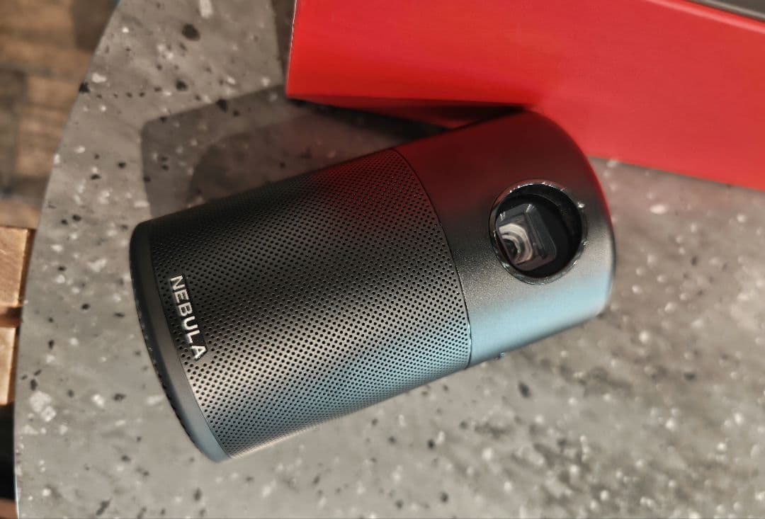 C*R様 Nebula プロジェクター