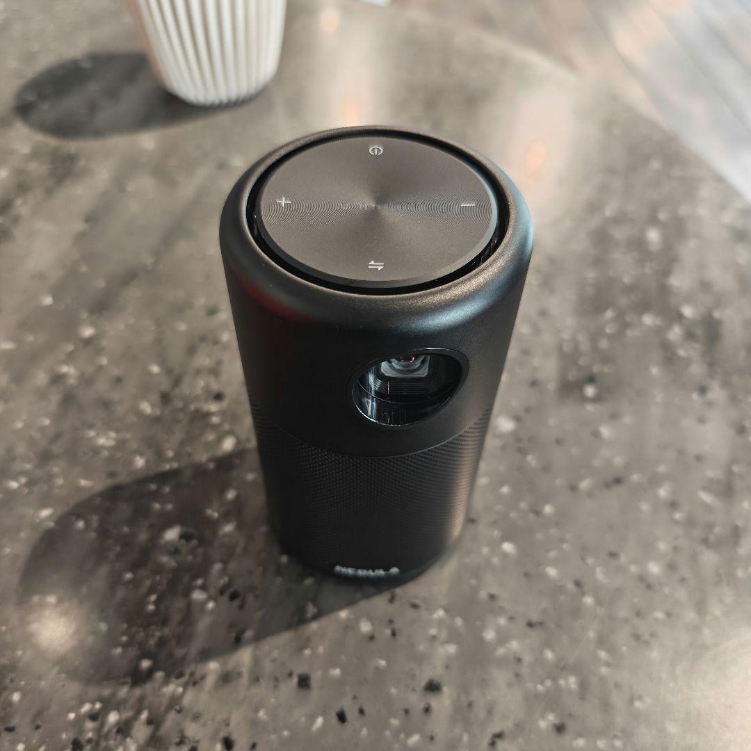 C*R様 Nebula プロジェクター