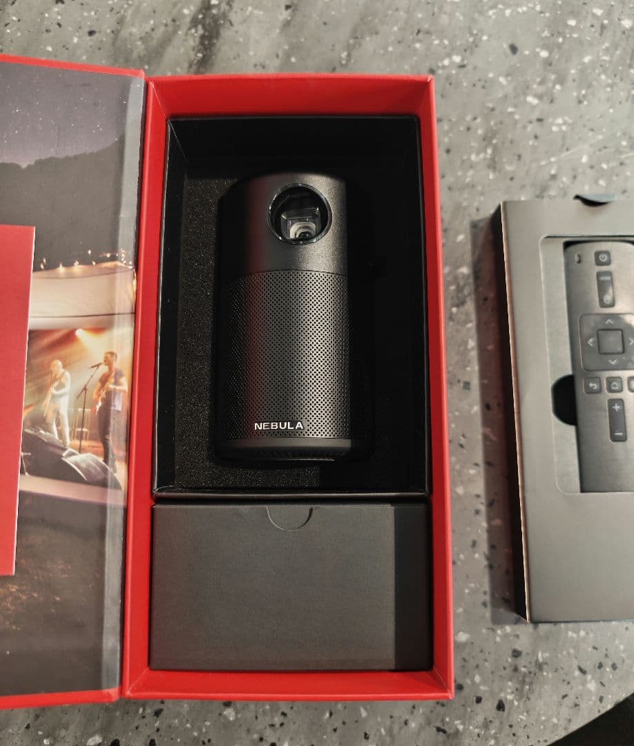 C*R様 Nebula プロジェクター