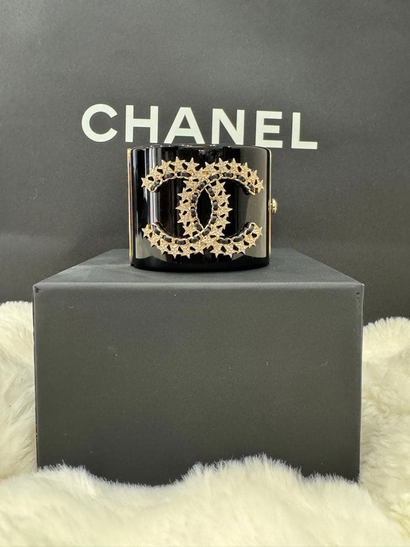 CHANEL 23B CCロゴ　バングル