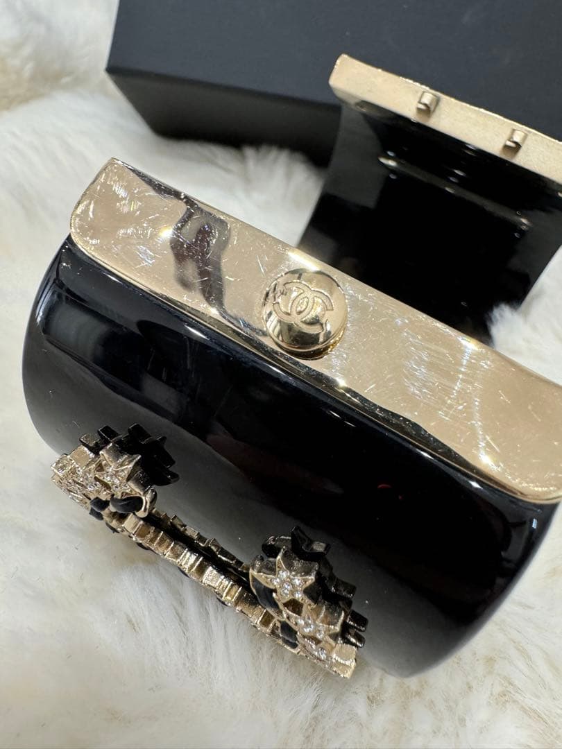 CHANEL 23B CCロゴ　バングル