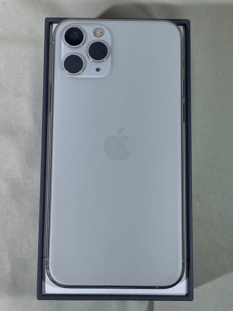 チェル様用 iPhone11 pro 256GB シルバー バッテリー100%