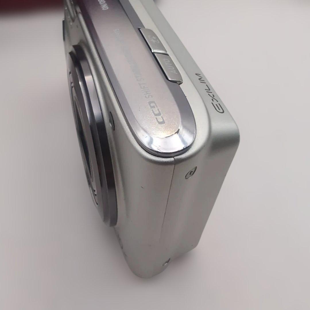 カシオ　デジタルカメラ　EX-H15 説明書、充電器 各種コード付