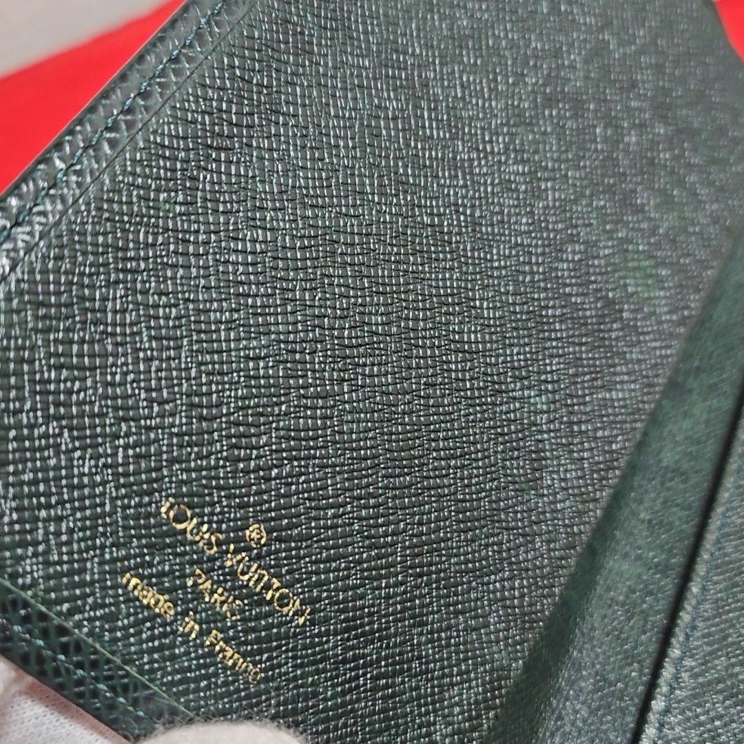 【希少】ルイヴィトン タイガ エピセア 二つ折り財布 パスポートケース グリーン