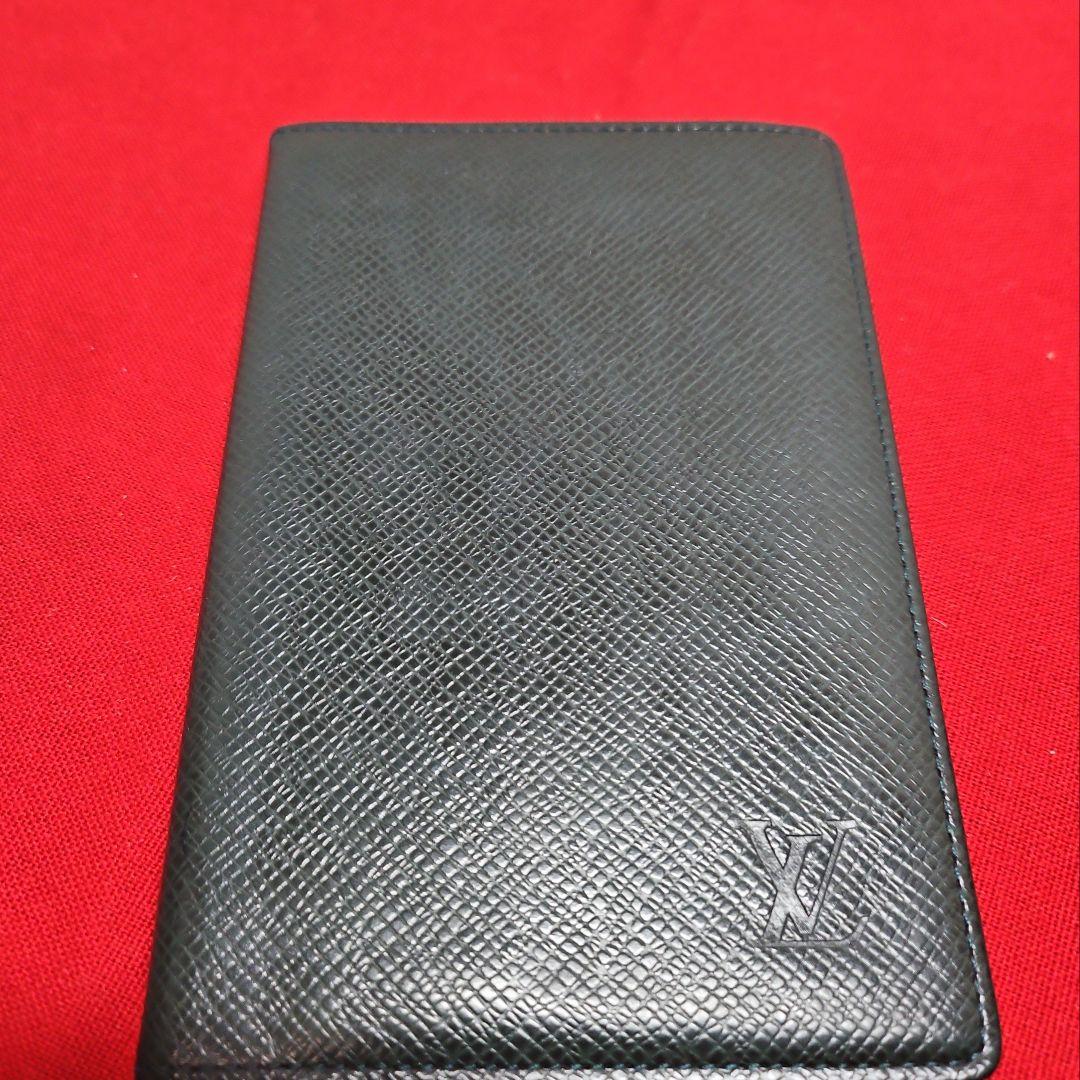 【希少】ルイヴィトン タイガ エピセア 二つ折り財布 パスポートケース グリーン
