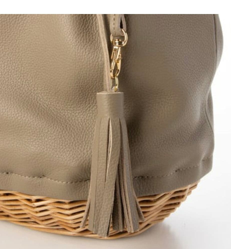 percheグレー かごバッグ タッセル付き