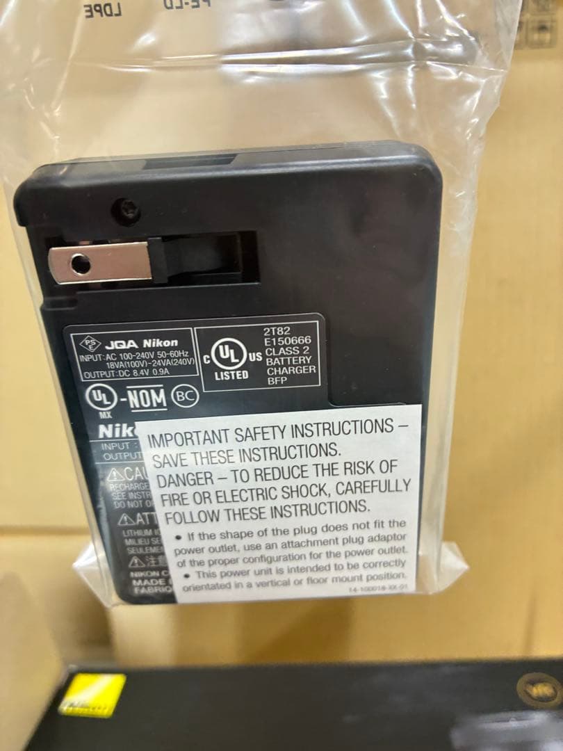 Nikon D5600 ダブルズームキット 新品 箱ダメージ有