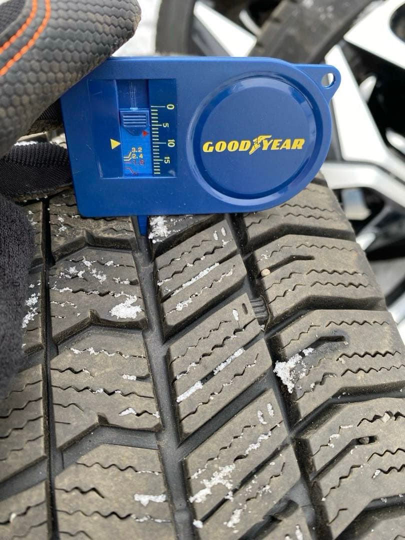 クラウン　クロスオーバー　モデリスタ21インチ ホイールタイヤセットスタッドレス