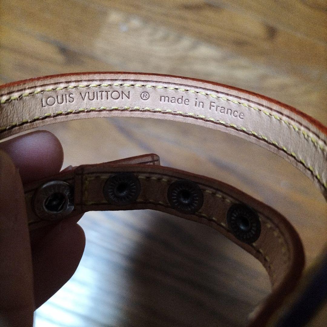 未使用ルイ・ヴィトン花モチーフ レザー バングル