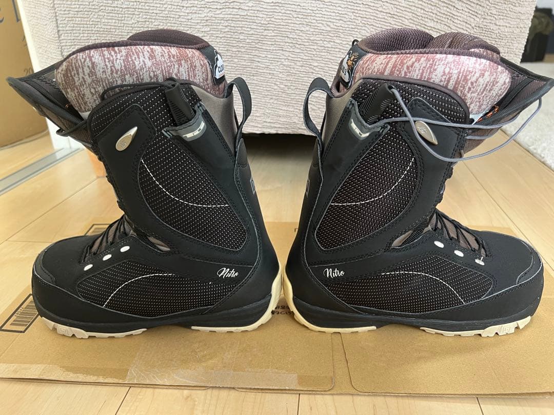 23-24 NITRO MONARCH カラー:BLACK 24.5cm