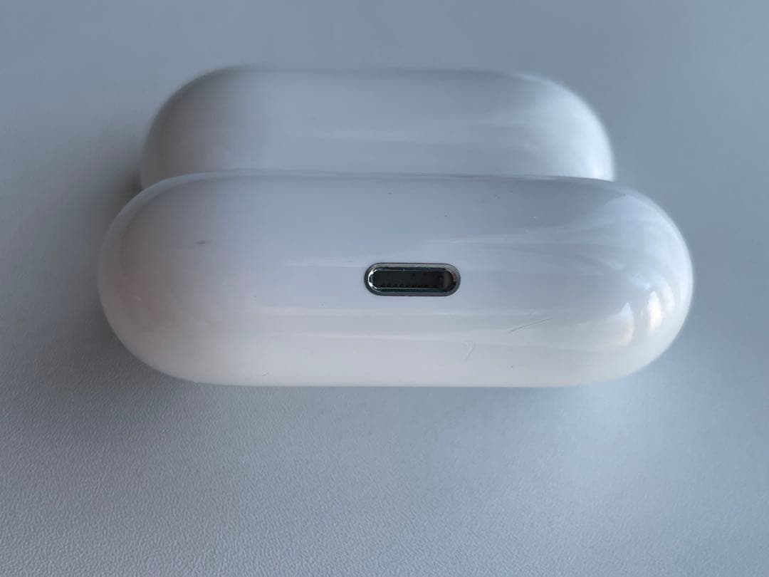 正規品 AirPods Pro第２世代 Lightning 充電ケース付き