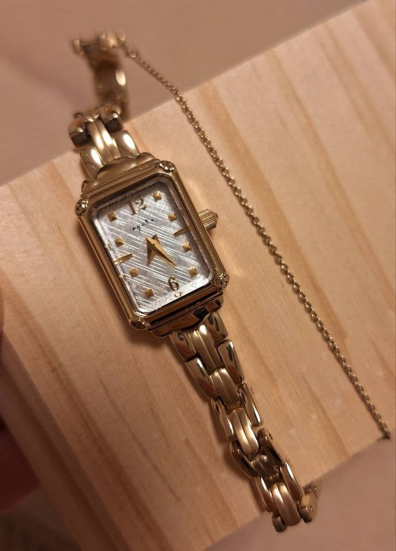 agete FIRST レディース 時計 ゴールド 稼働品、美品