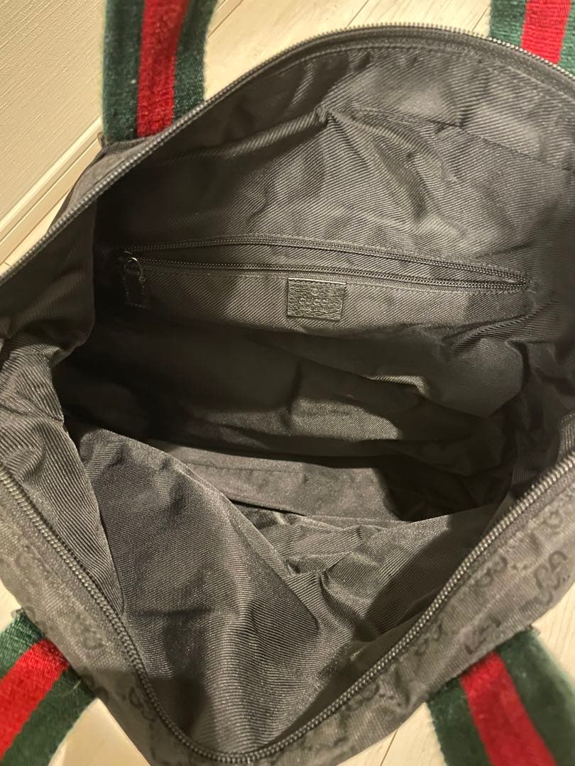 GUCCI ブラックナイロンバッグ