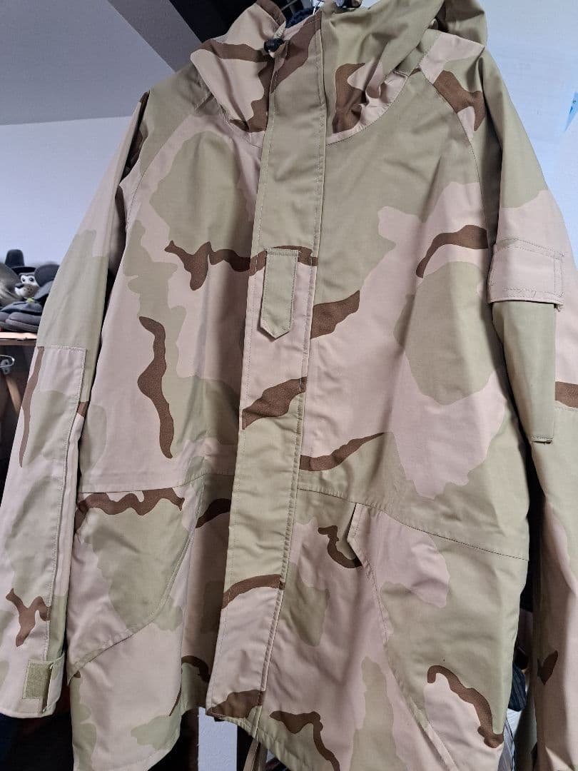 ECWCSデザートカモゴアパーカー