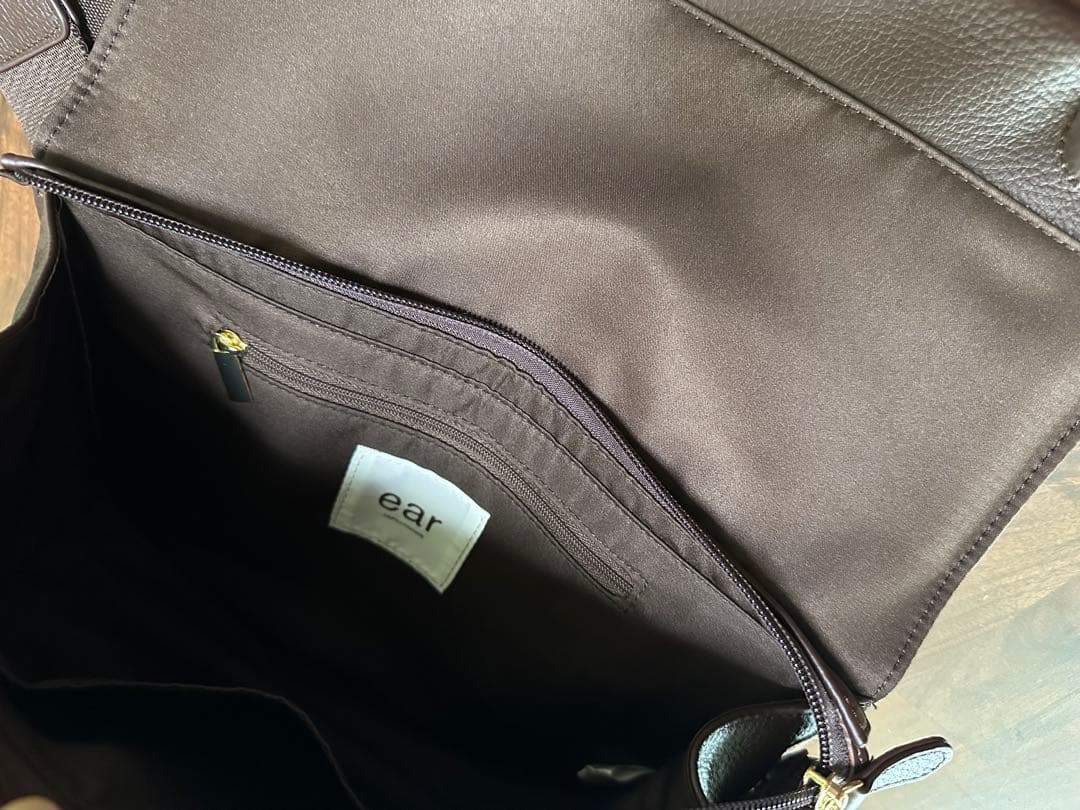 美品　イアパピヨネ　本革　ワイドテープショルダーバッグ/ボディバッグ　ブラウン