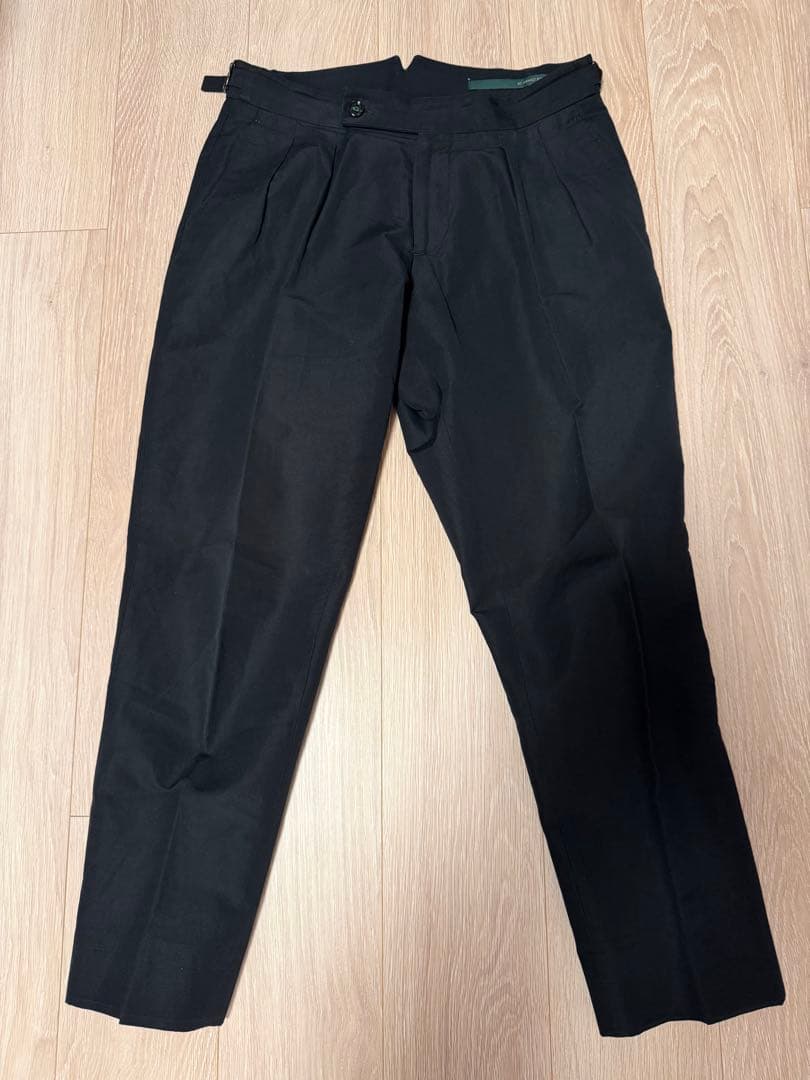 BERWICH ブラック スラックス テーパード